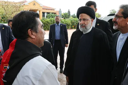 تصاویر اهدای تاج گل به یادمان رهبران انقلاب نیکاراگوئه