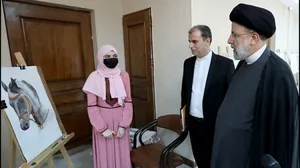 تصاویر بازدید دکتر رئیسی از مرکز فرهنگی ایران