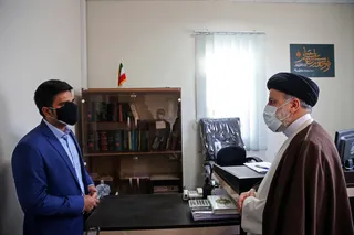 بازدید آیت‌الله رئیسی از دادگستری شهرستان بهارستان
