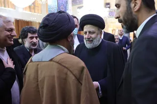 تصاویر حضور و اقامه نماز در مسجد حسین بن علی (ع) شهر ری