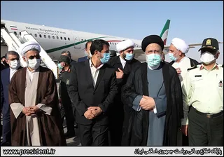 تصاویر ورود رئیس جمهور به شهرستان طبس