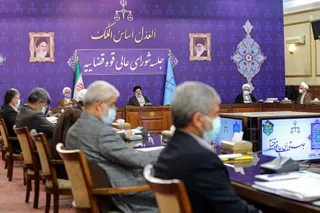 مسئولان و دولتمردان وظیفه دارند در شب عید با رفع دغدغه‌های جامعه، دسترسی مردم به کالاهای مورد نظرشان را تسهیل کنند/ نباید وضعیت به گونه ای باشد که دلالان عرصه را برای مردم، تولیدکنندگان و توزیع کنندگان تنگ کنند