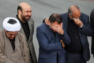 استقبال از پیکر رئیس جمهور شهید و همراهان در فرودگاه مهرآباد