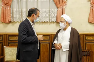 دستور رئیس دستگاه قضا به دادستان برای رسیدگی به علت صدور مجوز صادرات به افراد فاقد صلاحیت/ گره زدن تصمیم گیری‌ها به انتخابات آمریکا آدرس غلط دادن به ملت است