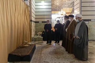 آیت‌الله رئیسی با حضور بر مزار آیت‌الله یزدی از مقام این عالم انقلابی تجلیل کرد