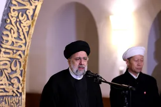 تصاویر اقامه نماز جماعت و سخنرانی در مسجد تاریخی «دونگ سی» پکن