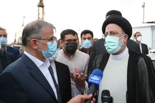 تصاویر بازدید از بیمارستان نیمه کاره کمال شهر