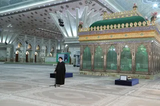 تصاویر تجدید میثاق آیت الله رئیسی و اعضای هیأت دولت با آرمان‌های امام راحل و شهدای انقلاب اسلامی