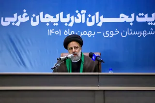 تصاویر بازدید میدانی دکتر رئیسی از مناطق زلزله‌زده شهرستان خوی و روستای بدلان