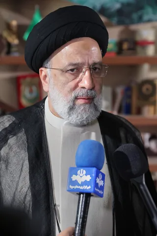 بازدید از سی و پنجمین نمایشگاه بین‌المللی کتاب تهران