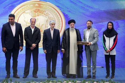 آیین تجلیل از قهرمانان و مدال آوران