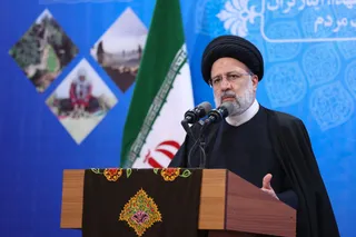 تصاویر دیدار رئیس جمهور با نخبگان ، علماء ، خانواده شهدا ، ایثارگران و جمعی از اقشار مختلف مردم