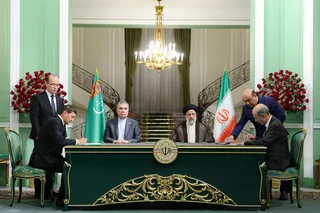 تصاویر  امضای اسناد همکاری میان تهران و عشق‌آباد و مصاحبه مطبوعاتی رئیس جمهور و رئیس شورای مصلحت خلق ترکمنستان