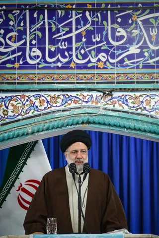 تصاویر حضور و سخنرانی در جمع نمازگزاران جمعه برازجان