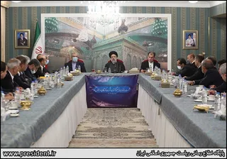 تصاویر نشست بازرگانان ایرانی مقیم عشق آباد با دکتر رئیسی