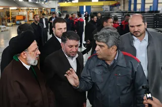 تصاویر جشن احیا ۷۶ واحد صنعتی در استان یزد و بازدید از کارخانه احیا شده رادیاتورسازی