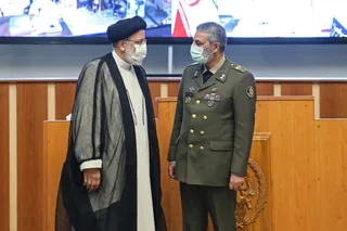 ویژگی ارتش ما این است که ارتش ولایی است؛ این ارتش مردم را باور دارد و مردم هم به ارتش اعتماد دارند