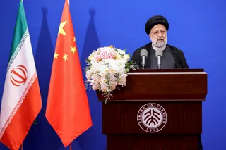 تصاویر اعطای عنوان «استاد افتخاری» دانشگاه پکن به دکتر رئیسی و سخنرانی در جمع اساتید و دانشجویان