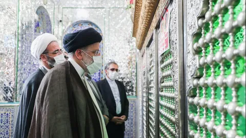 حضور رئیس جمهور در آستان مقدس امامزاده یحیی (ع) و مزار شهدای سمنان
