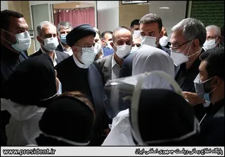 تصاویر بازدید رییس جمهور از بخش بیماران کرونایی بیمارستان رازی اهواز
