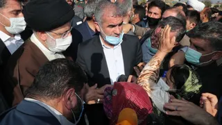تصاویرحضور آیت‌الله رئیسی در جمع صمیمی مردم روستای فتحعلی پارس‌آباد