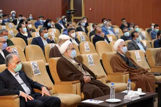 اگر راه اندازی کارخانه‌ها برای بانک‌ها صرفه اقتصادی ندارد، آنها باید نسبت به واگذاری واحدهای تولیدی که در تملک خود دارند، اقدام کنند