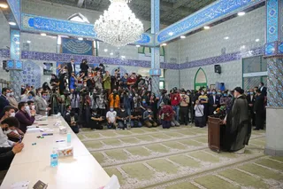 حضور رئیسی در مسجد ارشاد شهرری جهت انداختن رای خود به صندوق انتخابات