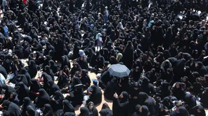 تصاویر سخنرانی در جمع عزاداران اربعین حسینی در بیرجند
