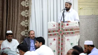 نشست  نشست با جمعی از علما و سران طوایف جنوب سیستان و بلوچستان