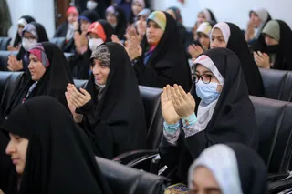 تصاویر دیدار با جمعی از دختران شرکت کننده در برنامه «بینهایت شو»