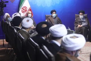 تصاویر نشست با فعالین فرهنگی و اجتماعی