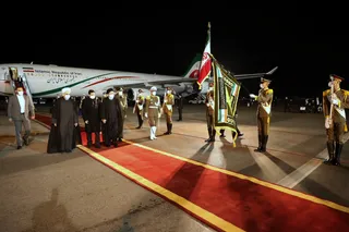 تصاویر بازگشت رییس جمهور از سفر قطر