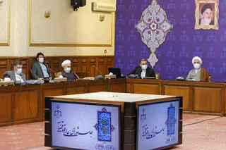 تریبون‌های عمومی باید محل امیدآفرینی و نشان از انسجام و آهنگ واحد در کشور باشد/ محل «طرح» و «حل» مسائل اختلافی، جلسات خصوصی است نه‌تریبون‌های عمومی