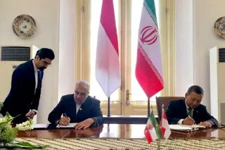تصاویر  امضای اسناد همکاری بین ایران و اندونزی توسط وزرای دو کشور