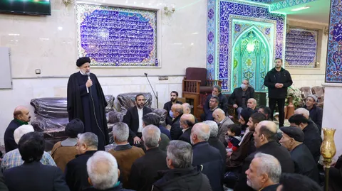 تصاویر حضور و اقامه نماز در مسجد حسین بن علی (ع) شهر ری