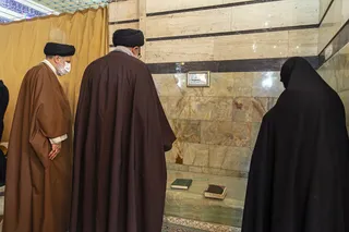 آیت‌الله رئیسی با حضور بر مزار آیت‌الله یزدی از مقام این عالم انقلابی تجلیل کرد