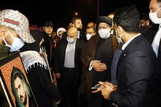 دست انتقام الهی گردن ظالم را می‌گیرد و حق مظلوم را از او خواهد ستاند