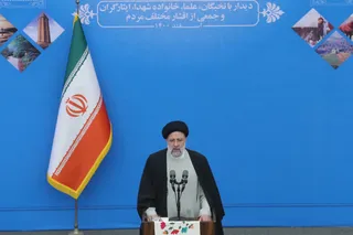 تصاویر دیدار رئیس جمهور با نخبگان ، علماء ، خانواده شهدا ، ایثارگران و جمعی از اقشار مختلف مردم