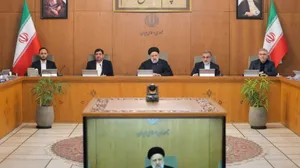 دکتر رئیسی: انتخابات باید یکی از جلوه‌های مهم و بزرگ انسجام ملی باشد/ مسئولان به جوانان میدان دهند و از ظرفیت‌ها، نشاط و انگیزه آنان غفلت نکنند/ گزارش رئیس سازمان برنامه از کاهش تورم و نرخ 5.1 درصدی رشد اقتصادی در پاییز