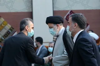 تصاویر دیدار رئیس جمهور با نخبگان ، علماء ، خانواده شهدا ، ایثارگران و جمعی از اقشار مختلف مردم