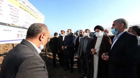 رئیس جمهور تسریع در ساخت پروژه نیمه‌تمام باند دوم جاده پارس آباد - اردبیل را برای رفع دغدغه و نگرانی مردم درباره تصادفات و تلفات جاده‌ای دارای اهمیت مضاعف دانست و بر تکمیل این جاده در کمترین زمان ممکن و با کیفیت مناسب تاکید کرد.
