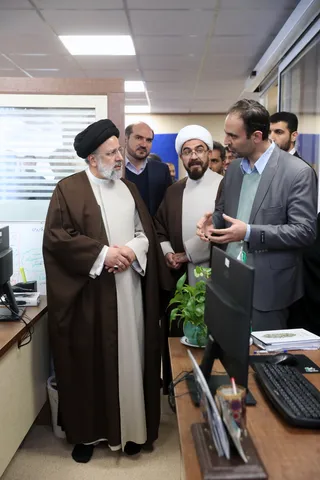 تصاویر حضور در مرکز ارتباطات مردمی ریاست جمهوری