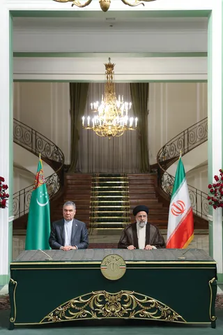 تصاویر  امضای اسناد همکاری میان تهران و عشق‌آباد و مصاحبه مطبوعاتی رئیس جمهور و رئیس شورای مصلحت خلق ترکمنستان