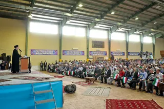 تصاویر دیدار رئیس جمهور با اقشار مختلف مردم خراسان شمالی