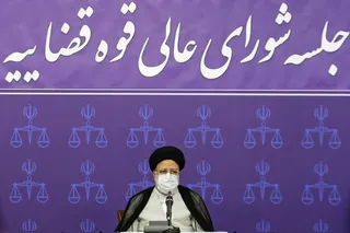 دستور رئیس دستگاه قضا به دادستان برای رسیدگی به علت صدور مجوز صادرات به افراد فاقد صلاحیت/ گره زدن تصمیم گیری‌ها به انتخابات آمریکا آدرس غلط دادن به ملت است