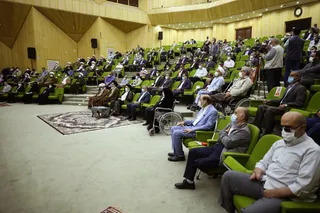 تصاویر دیدار رئیس جمهور با نخبگان ، علماء ، خانواده شهدا ، ایثارگران و جمعی از اقشار مختلف مردم