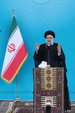 تصاویر دیدار رئیس جمهور با اقشار مختلف مردم خراسان شمالی