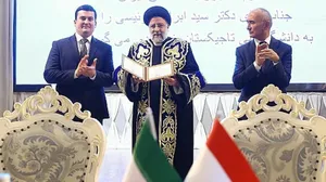 اعطای مدرک دکترای افتخاری به رئیس جمهور در دانشگاه ملی تاجیکستان