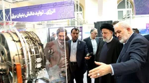 بازدید سه ساعته دکتر رئیسی از نمایشگاه توانمندی‌‌های تولیدات داخل/ صدور دستور رفع مشکلات و تسهیل و تسریع در روند فعالیت شرکت‌های دانش‌بنیان