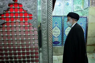 تصاویر نماز جماعت و افطار در امامزاده اسماعیل شهریار